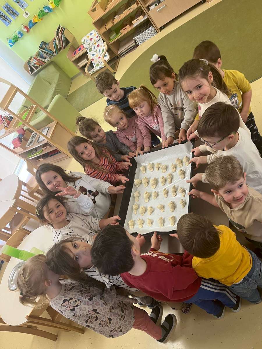 “FTIČEKI SE ŽENIJU” ZA VALENTINOVO
<p>SKUPINA S ALTERNATIVNIM MONTESSORI PROGRAMOM - PUCEKOVIĆEVA</p>